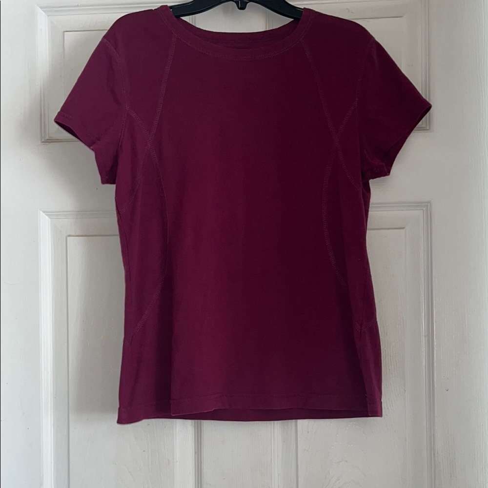 Women’s M Plum T-Shirt